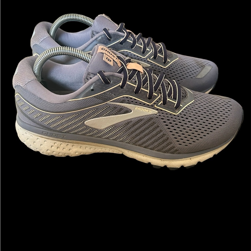 Brooks Ghost 12 Womens Size 10.5  Grey Athletic Running Shoes Sneakers